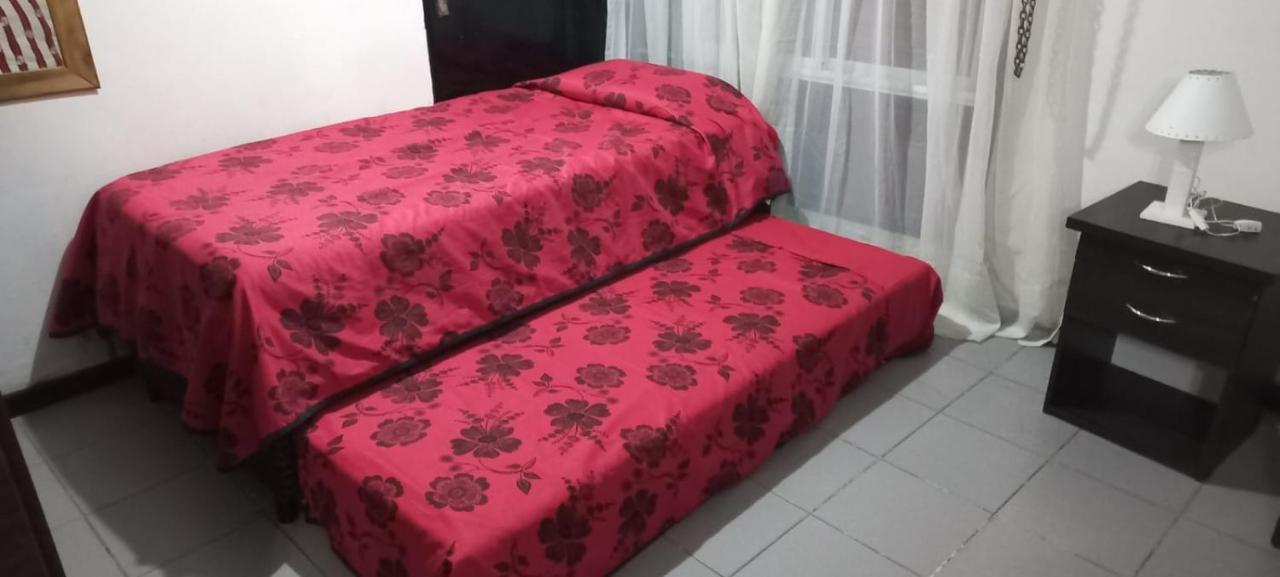 Apartamentos Willy - En Zona Residencial Con Estacionamiento Mendoza Exterior photo