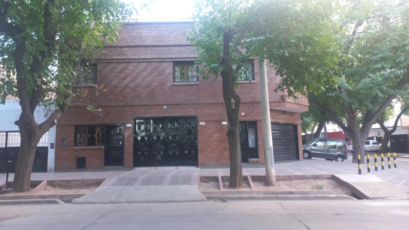 Apartamentos Willy - En Zona Residencial Con Estacionamiento Mendoza Exterior photo